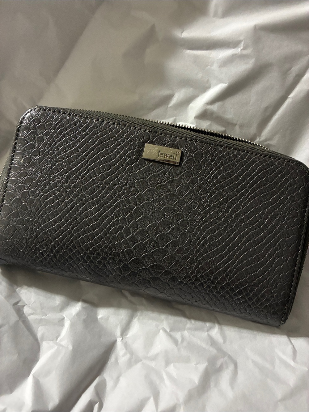 jewell by thirty-one Textured Zip-Around Wallet in Charcoal